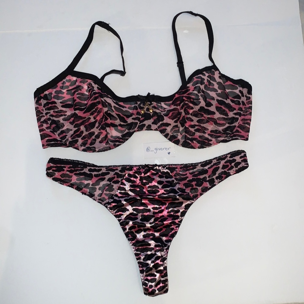 VS X Betsey Johnson Pink Leopard 36 C / M Bra Set